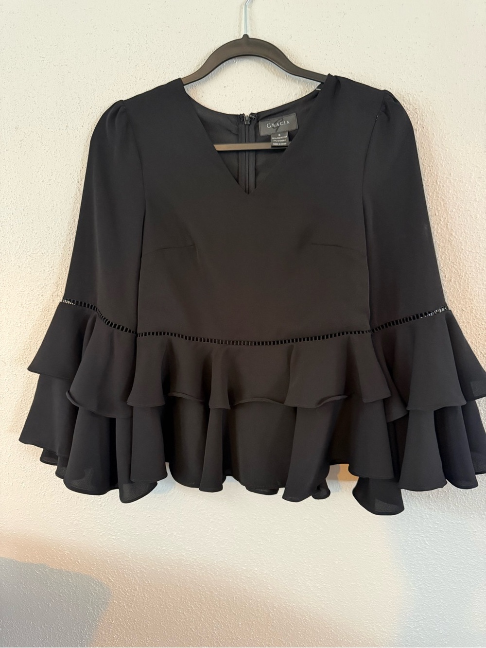(S) Gracia Black Layered Ruffle V-Neck Blouse